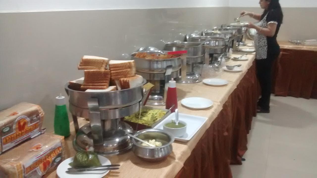 Hotel Delux Inn Agra  Eksteriør billede